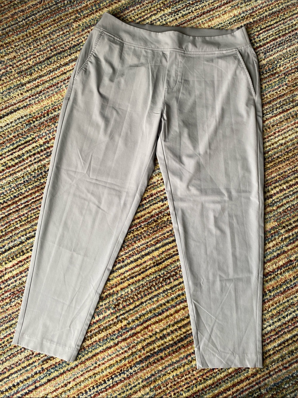 Women’s FootJoy light dove gray golf joggers in L
